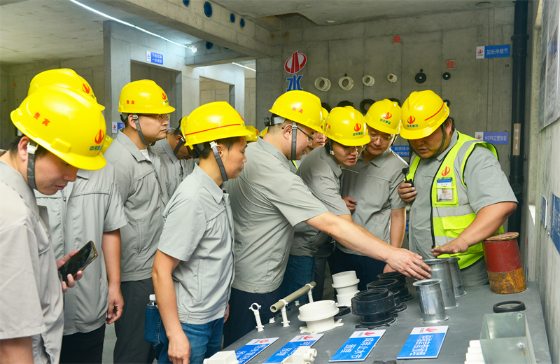 为进一步推进优质客户高效履约，提升交付品质、达成客户满意，2025年6月25日，437ccm必赢国际建设集团在上海组织召开2025年越秀地产、华润置业客户履约推进会。